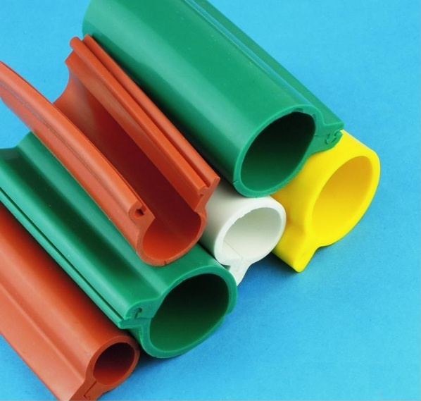 Uso de alto voltaje Broche-en el tipo tubo aislador de la cubierta del cable de la Pájaro-prueba de la goma de silicona